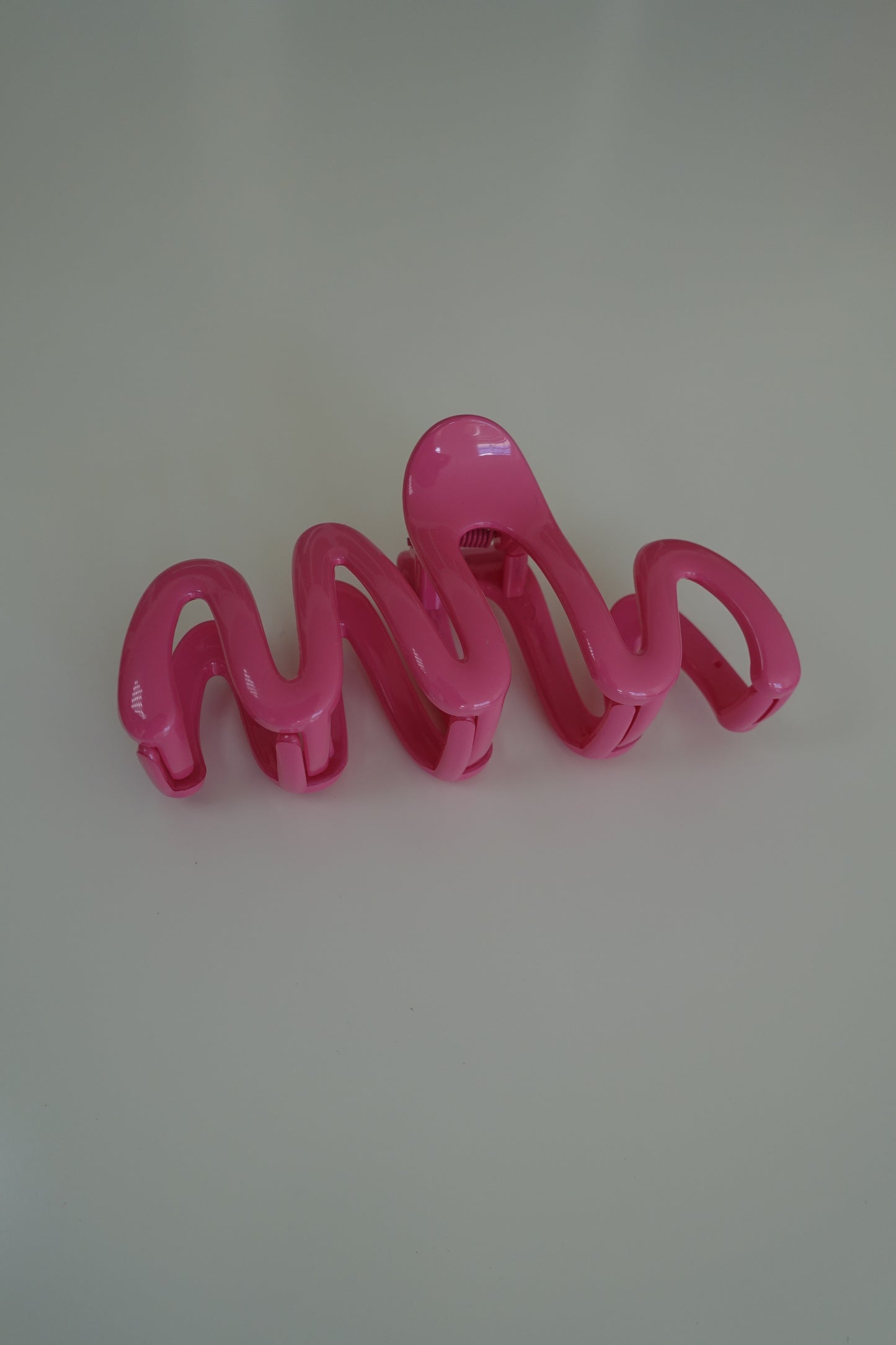 Dark Pink Waved Hair Claw Clip