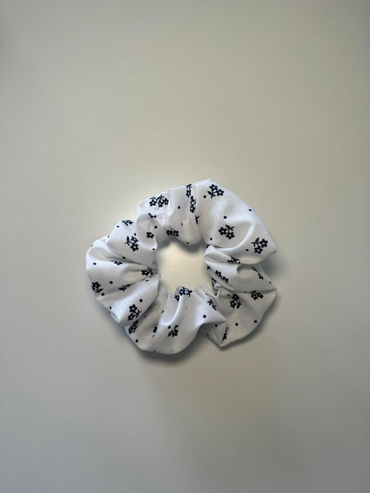 Flower Scrunchie- M