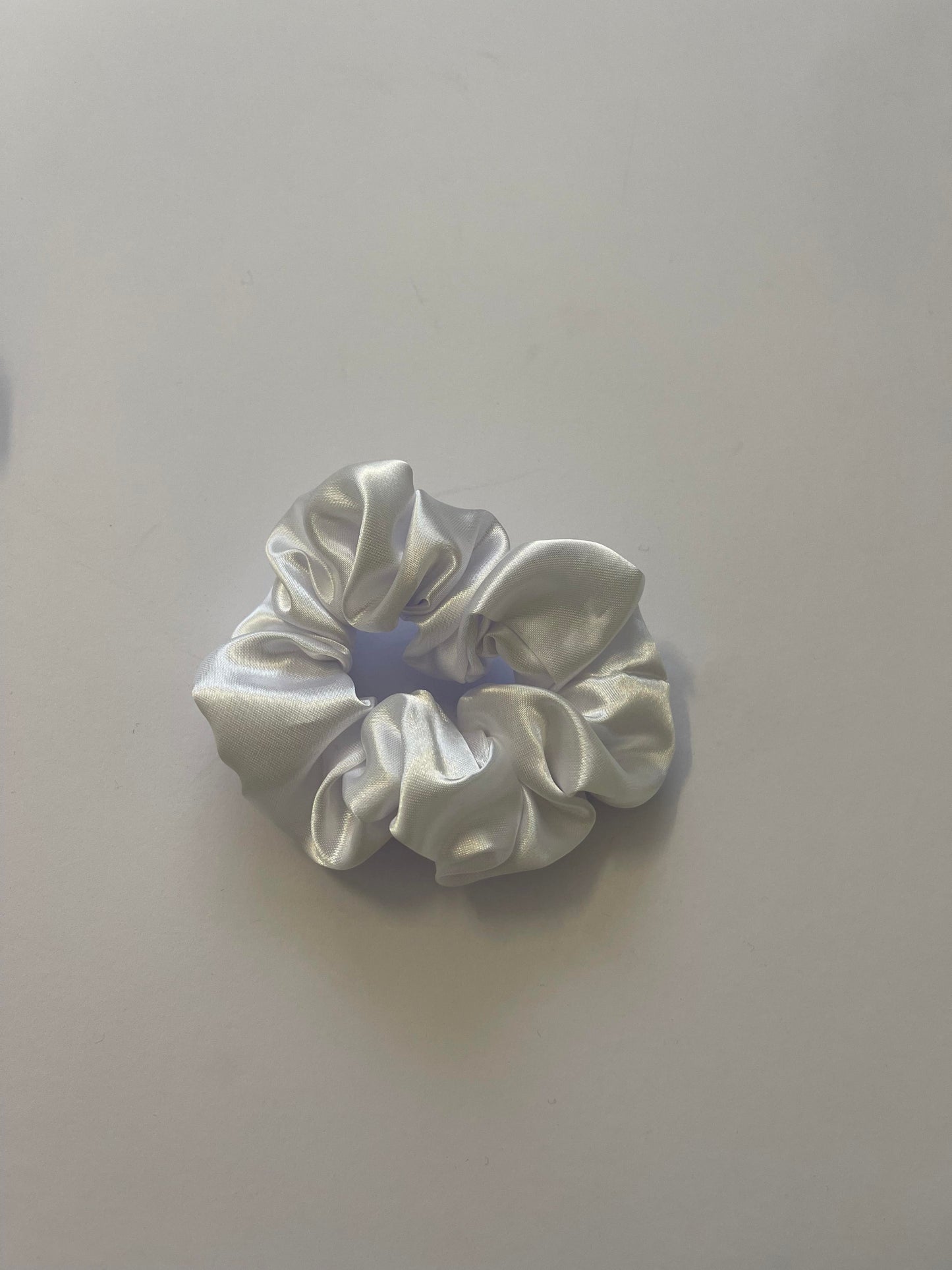 Gloss White Scrunchie- M